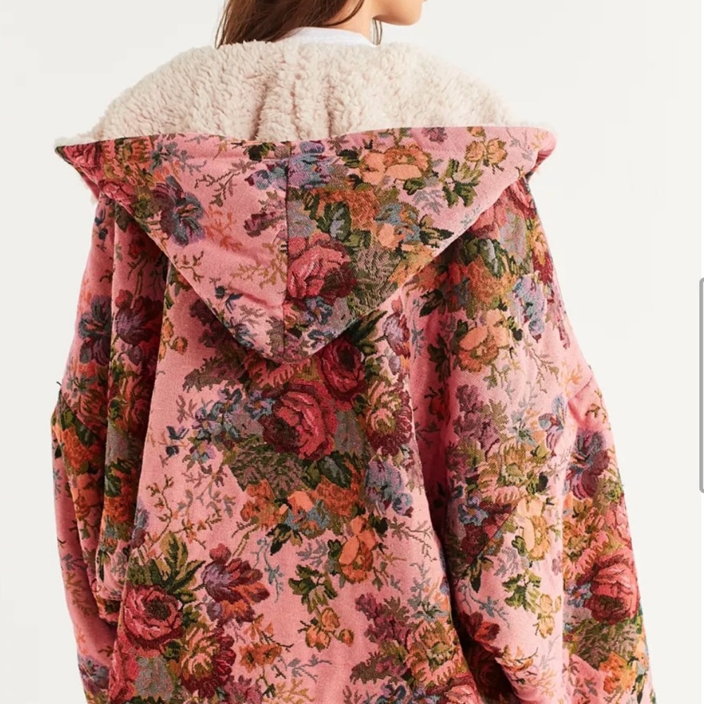 Urban outfitters UO Beatriz Reversible Cozy Coat floral pink